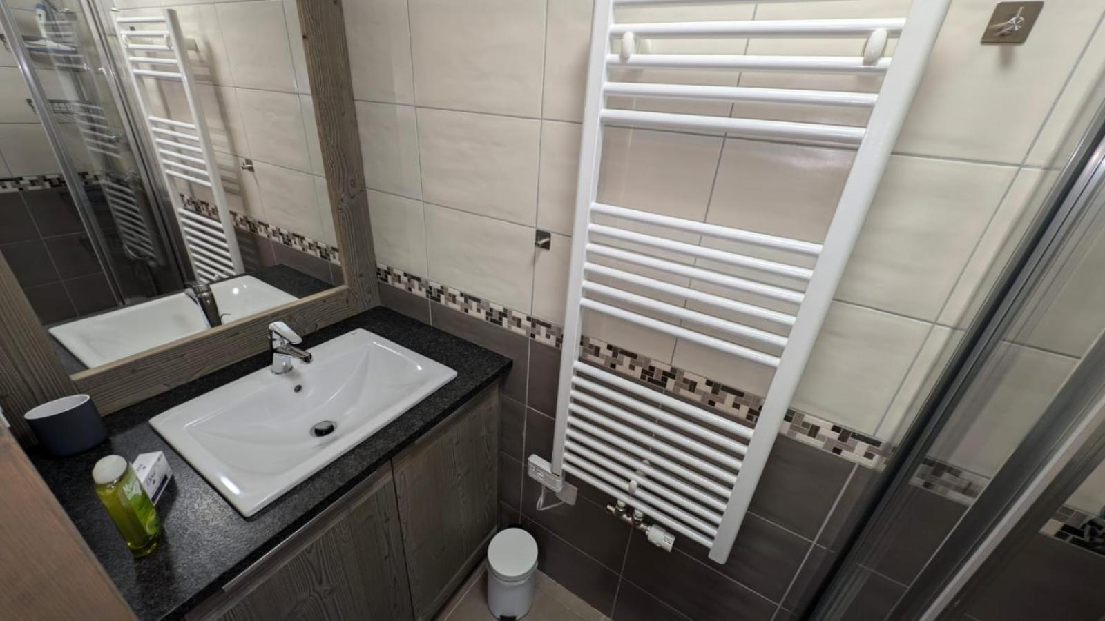 Le Criou - 3 Bedroom Apartment 5 Minutes Walk To The Village Centre 사모엥 외부 사진